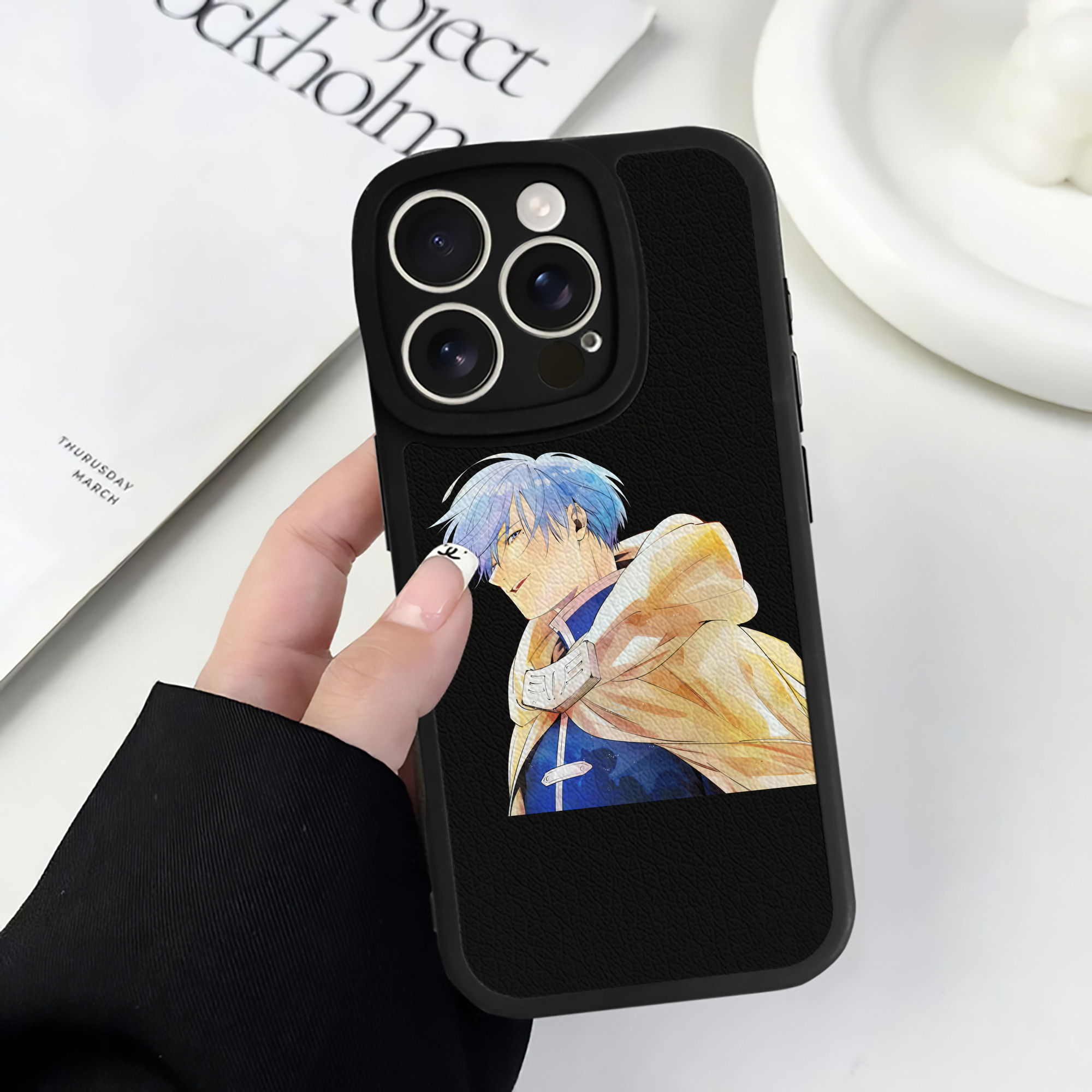 （画像用） 葬送のフリーレン Frieren 【iPhone 16シリーズ対応】シリコンスマホケース（レザー調） 材質：シリコン